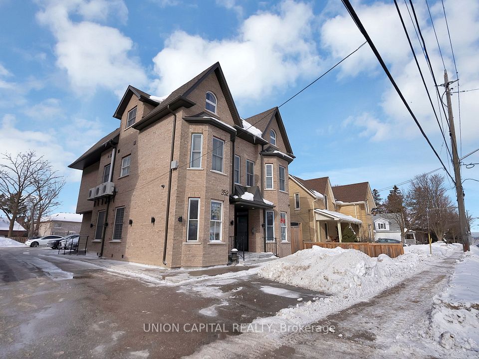 352 Main Street N, Markham, ON L3P 1Z1