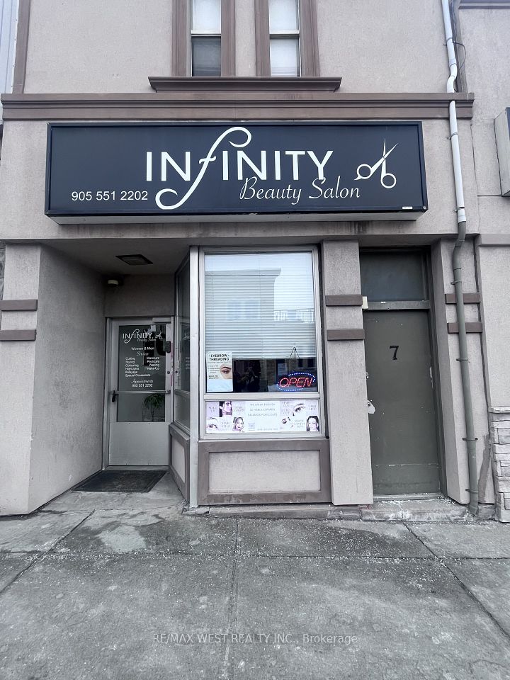 5 Holland Street E, Bradford West Gwillimbury, ON L3Z 0J4