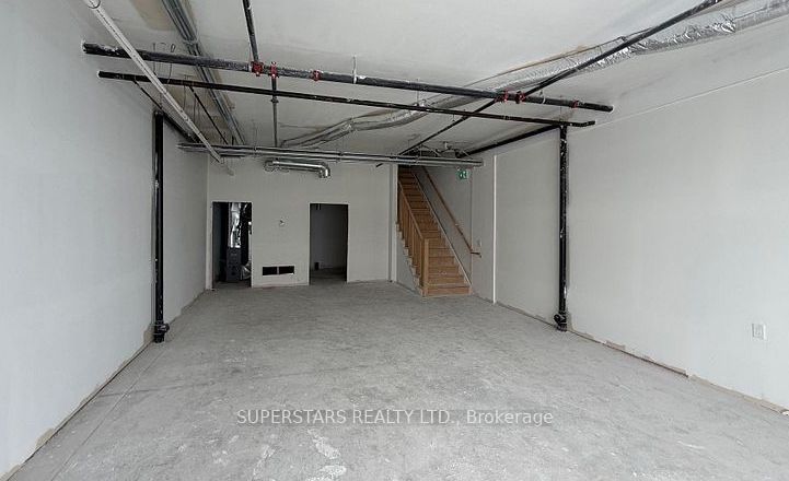 220 Dissette Street 4/13, Bradford West Gwillimbury, ON L3Z 3G8