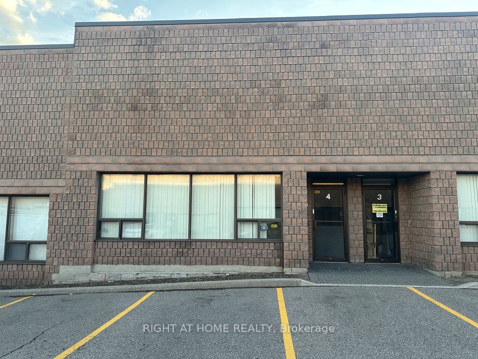 1228 Gorham Street 4, Newmarket, ON L3Y 8Z1