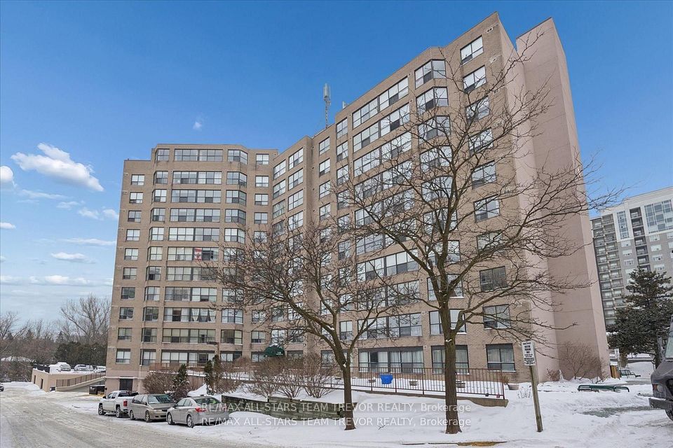 Condo Apartment at 250 Davis Drive 204, Newmarket, ON L3Y 7T7, Newmarket