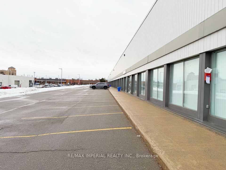 240 Viceroy Road 13, Vaughan, ON L4K 3N9