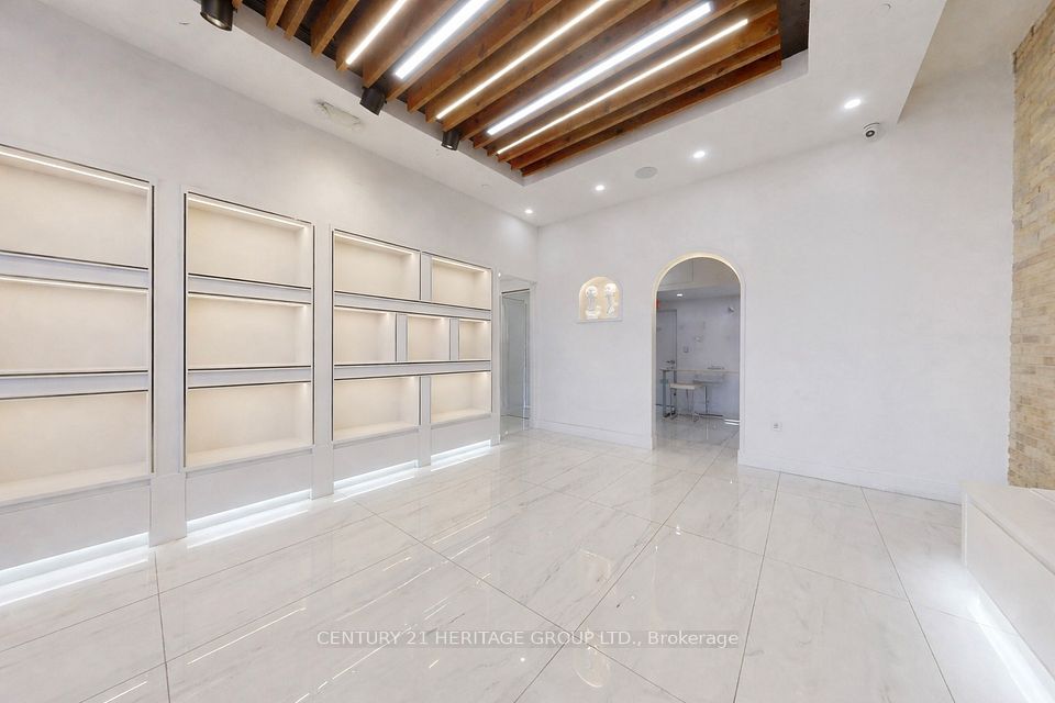 9610 Yonge Street B3, Richmond Hill, ON L4C 0X3