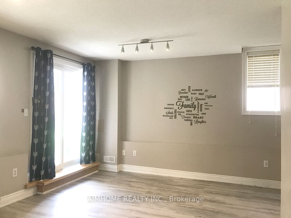 Semi-Detached at 10 Portsmouth Road BSMT, Vaughan, ON L6A 3E7, Vaughan