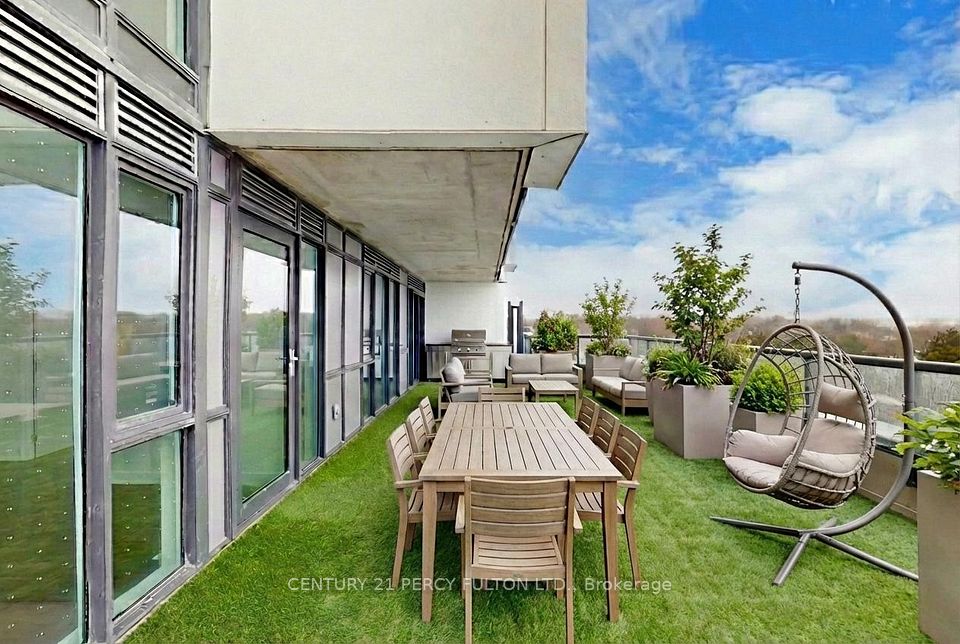 Condo Apartment at 705 Davis Drive 404, Newmarket, ON L3Y 0J1, Newmarket