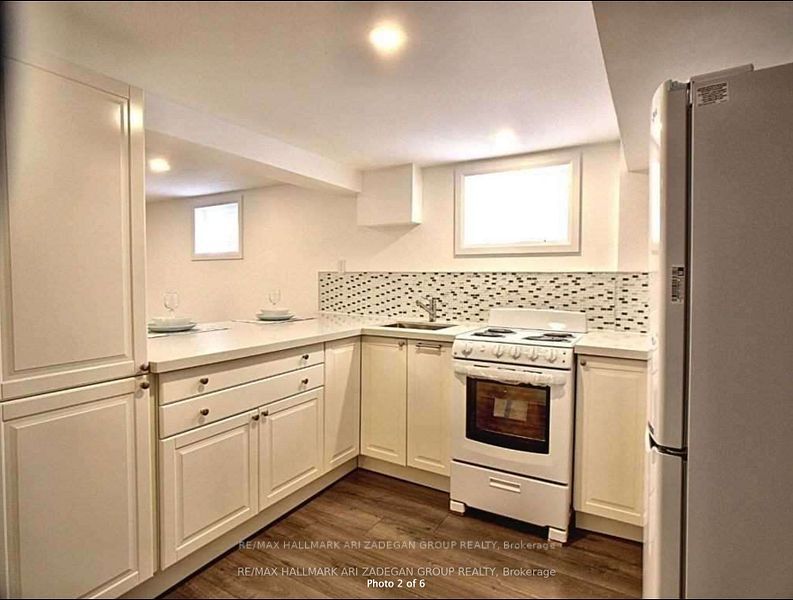 Semi-Detached  at 47 Newbury Drive Lower Fl, Newmarket, ON L3Y 4P9, Newmarket