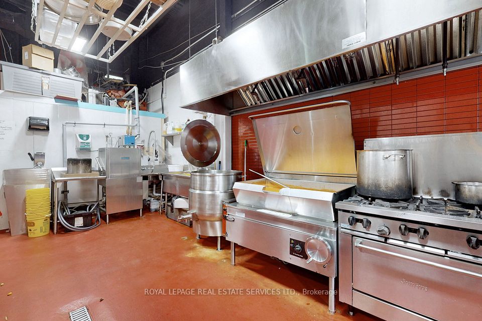 71 Marycroft Avenue 21-22, Vaughan, ON L4L 5Y6