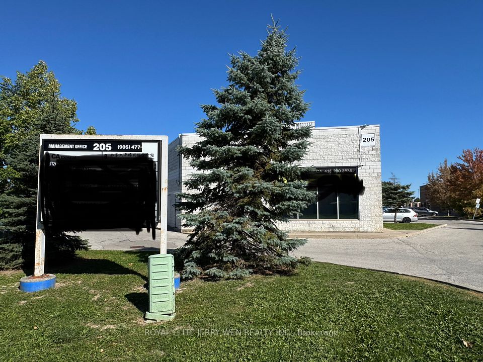 205 Clayton Drive 12, Markham, ON L3R 7P3