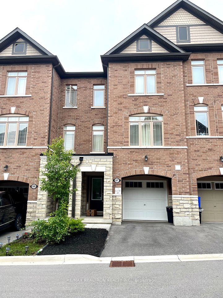 Att/Row/Townhouse at 67 Gordon Circle, Newmarket, ON L3Y 0C9, Newmarket