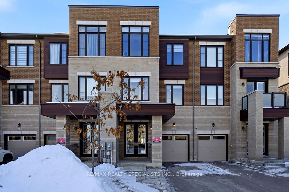 Att/Row/Townhouse at 324 Laplante Street, Newmarket, ON L3X 0M8, Newmarket