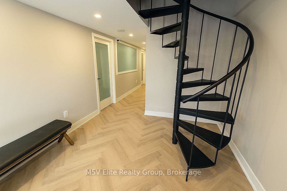 250 Regina Road 16, Vaughan, ON L4L 8N2