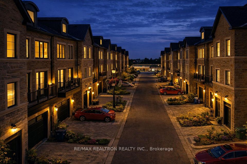 260 Eagle Street 1-11,13-22, 26, Newmarket, ON L3Y 1K1