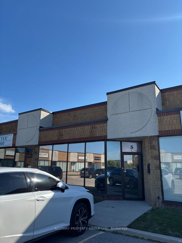 1260 Journey's End Circle 5, Newmarket, ON L3Y 8Z7