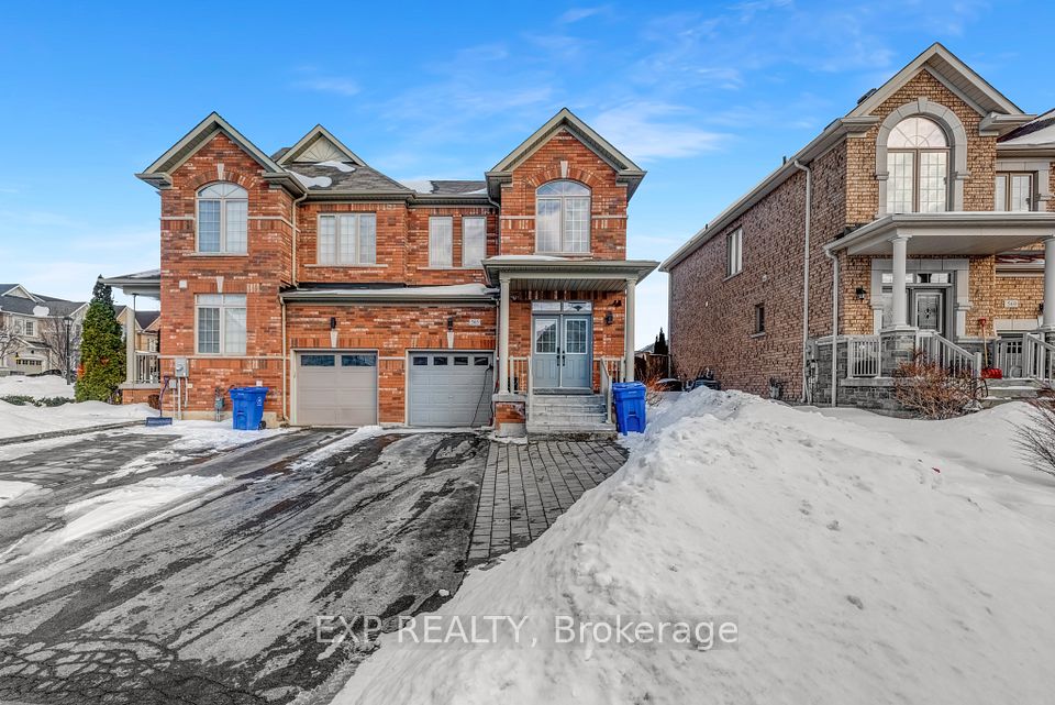Semi-Detached  at 565 Foxcroft Boulevard, Newmarket, ON L3X 3L6, Newmarket