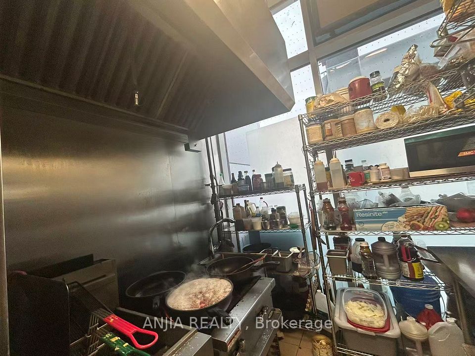 9390 Woodbine Avenue 1CF3, Markham, ON L6C 0M5