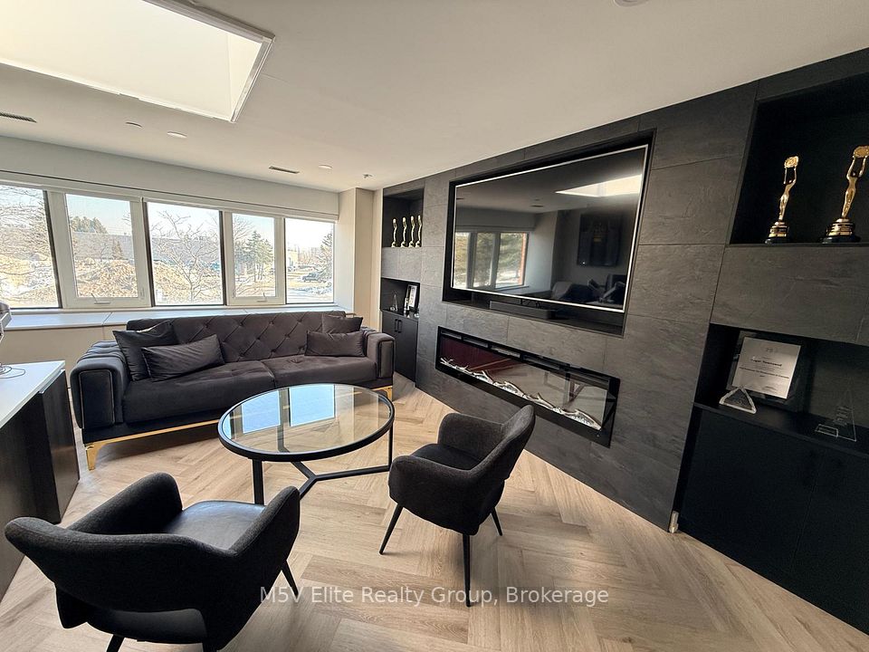 250 Regina Road 15, Vaughan, ON L4L 8N2