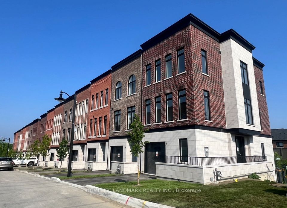 Att/Row/Townhouse at 2 Chestnut Court, Aurora, ON L4G 4A4, Aurora