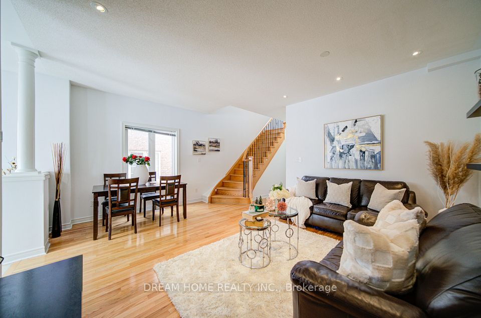 Att/Row/Townhouse at 208 Tom Taylor Crescent, Newmarket, ON L3X 3E8, Newmarket