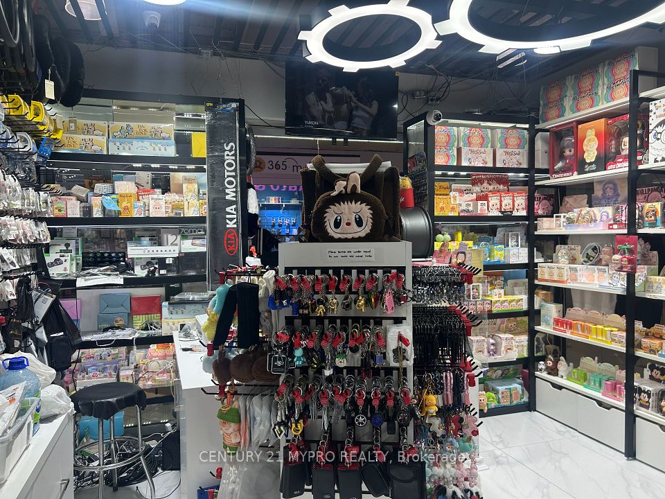 4300 Steeles Avenue E B15, Markham, ON L3R 0Y5