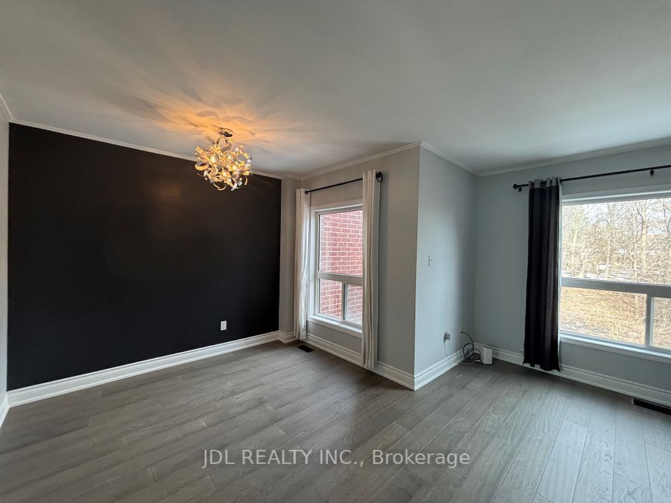 Att/Row/Townhouse at 557 Bondi Avenue, Newmarket, ON L3Y 8R5, Newmarket