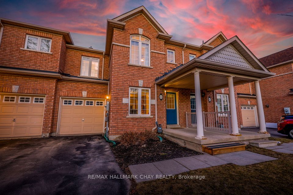 Att/Row/Townhouse at 83 Beare Trail, Newmarket, ON L3X 3B3, Newmarket