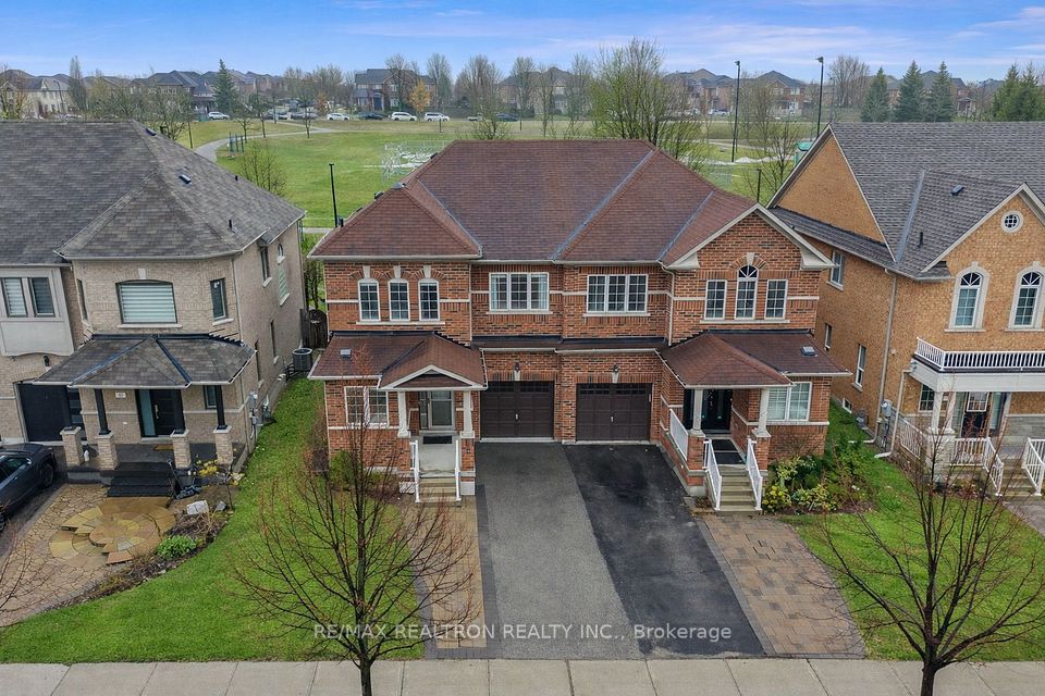 Semi-Detached  at 41 Wallwark Street, Aurora, ON L4G 0J2, Aurora