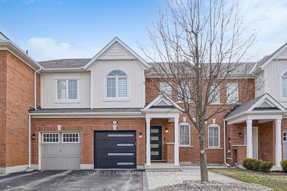 Att/Row/Townhouse at 7 Hutt Crescent, Aurora, ON L4G 0T3, Aurora