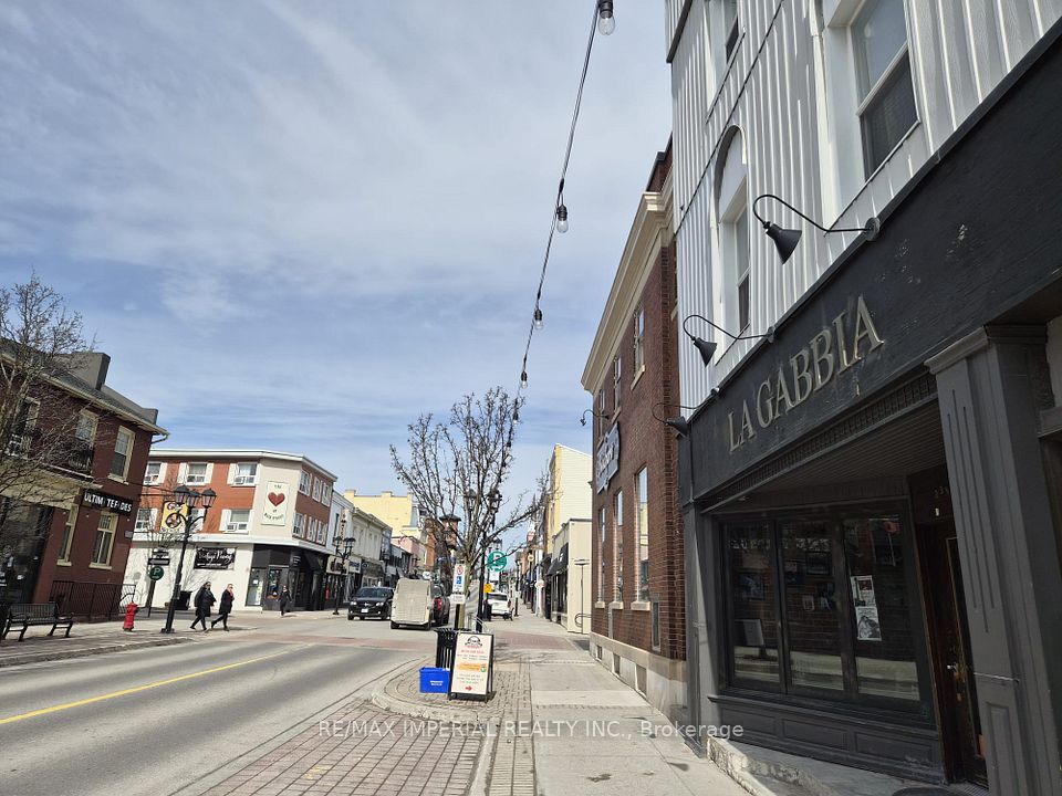 235 Main Street S, Newmarket, ON L3Y 3Z4