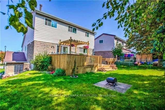 Detached at 928 Wayne Drive Main, Newmarket, ON L3Y 5T8, Newmarket