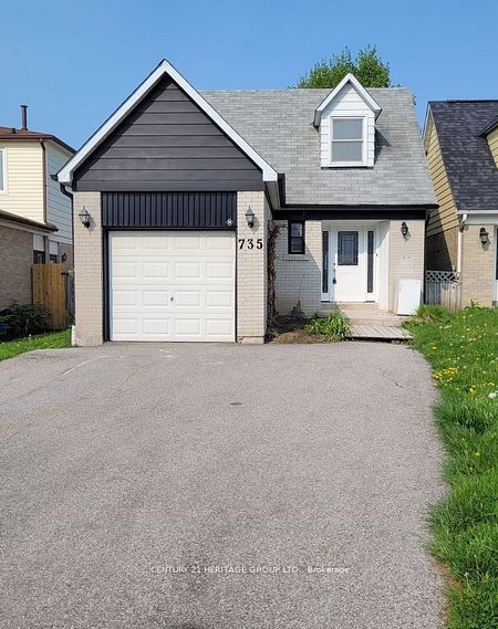 Detached at 735 Pam Crescent Bsmt, Newmarket, ON L3Y 5B7, Newmarket