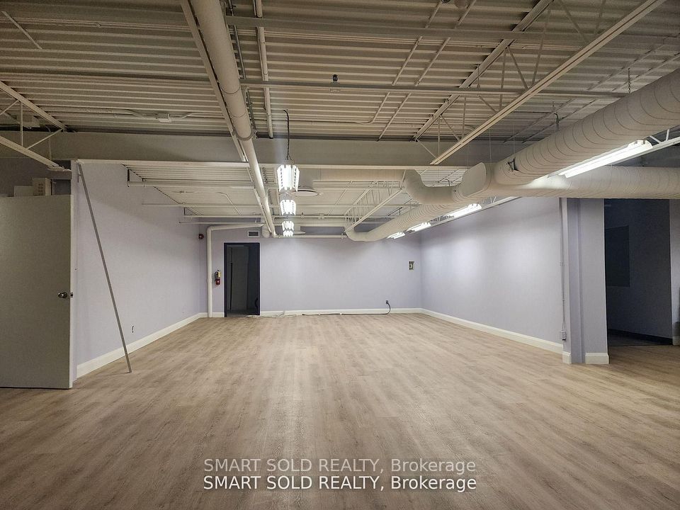 70 Valleywood Drive 203, Markham, ON L3R 4T5