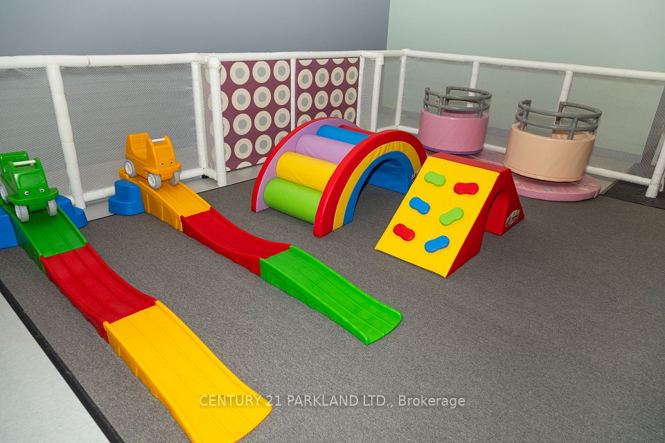 43 First Commerce Drive, Aurora, ON L4G 0G2