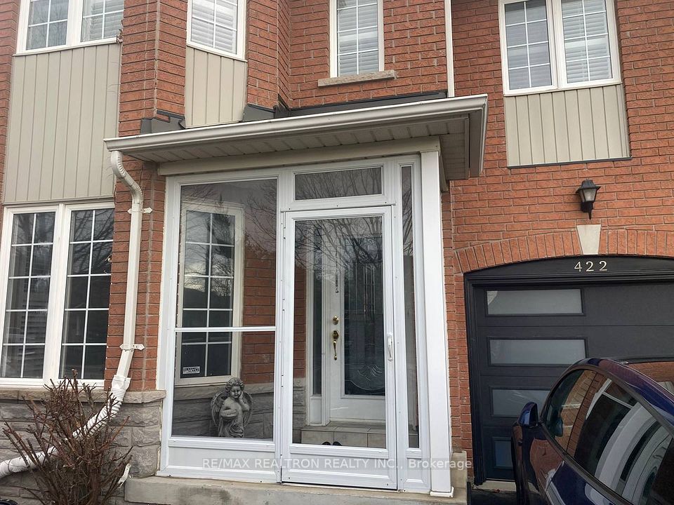 Semi-Detached  at 422 Woodspring Avenue, Newmarket, ON L3X 2X1, Newmarket