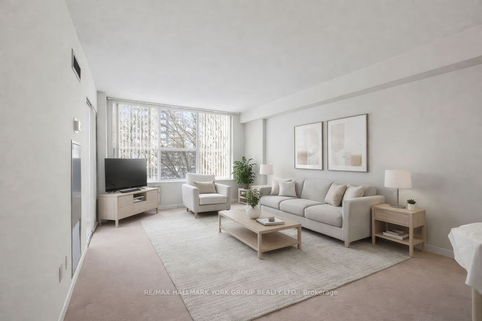 Condo Apartment at 250 Davis Drive 604, Newmarket, ON L3Y 7T7, Newmarket