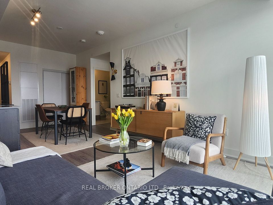 Condo Apartment at 185 Deerfield Road 1311, Newmarket, ON L3Y 0G7, Newmarket