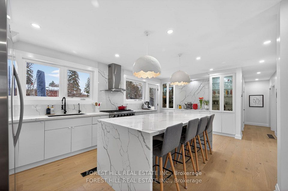 Detached at 4 Holman Crescent, Aurora, ON L4G 1Z9, Aurora