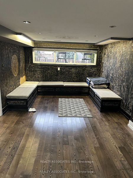 Detached at 843 Sparrow Road Bsmt, Newmarket, ON L3Y 5P7, Newmarket