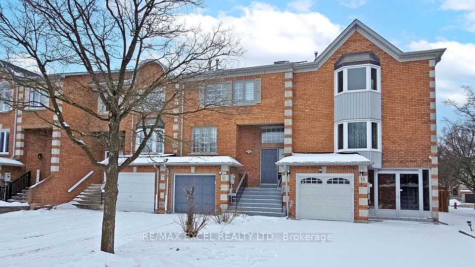 Att/Row/Townhouse at 11 Royal Manor Crescent, Richmond Hill, ON L4B 3N5, Richmond Hill