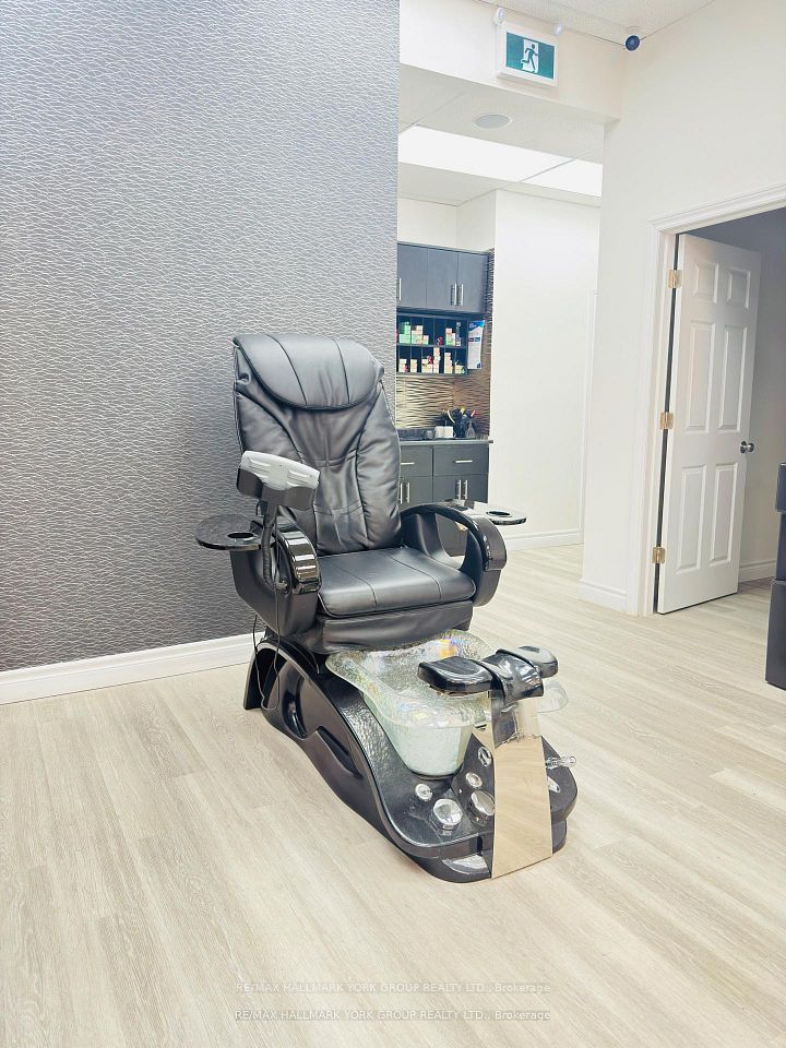 17335 Yonge Street 5-Nail Station, Newmarket, ON L3Y 8Z2