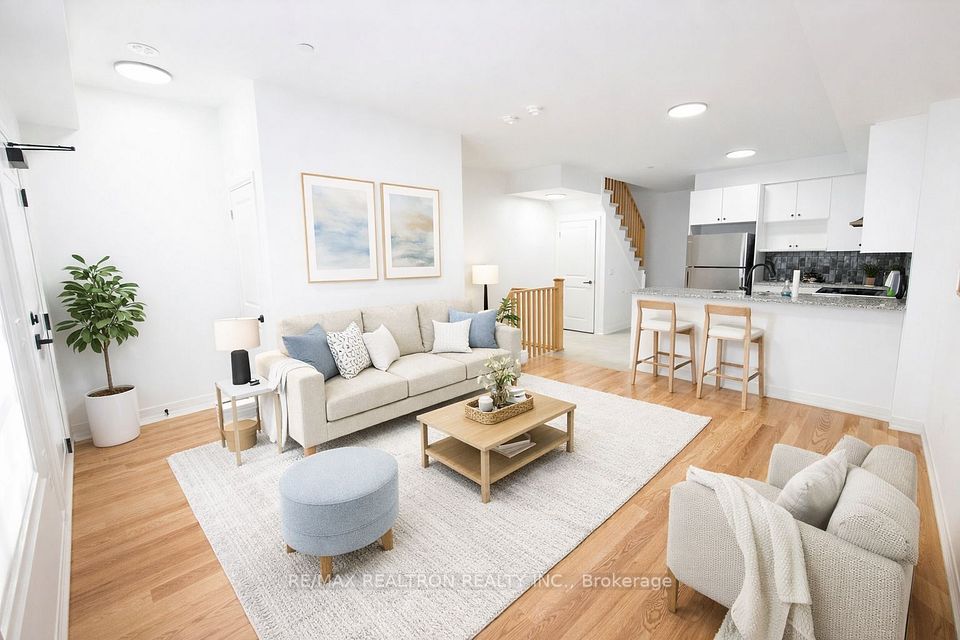 60 Baynes Way 12, Bradford West Gwillimbury, ON L6G 0E3