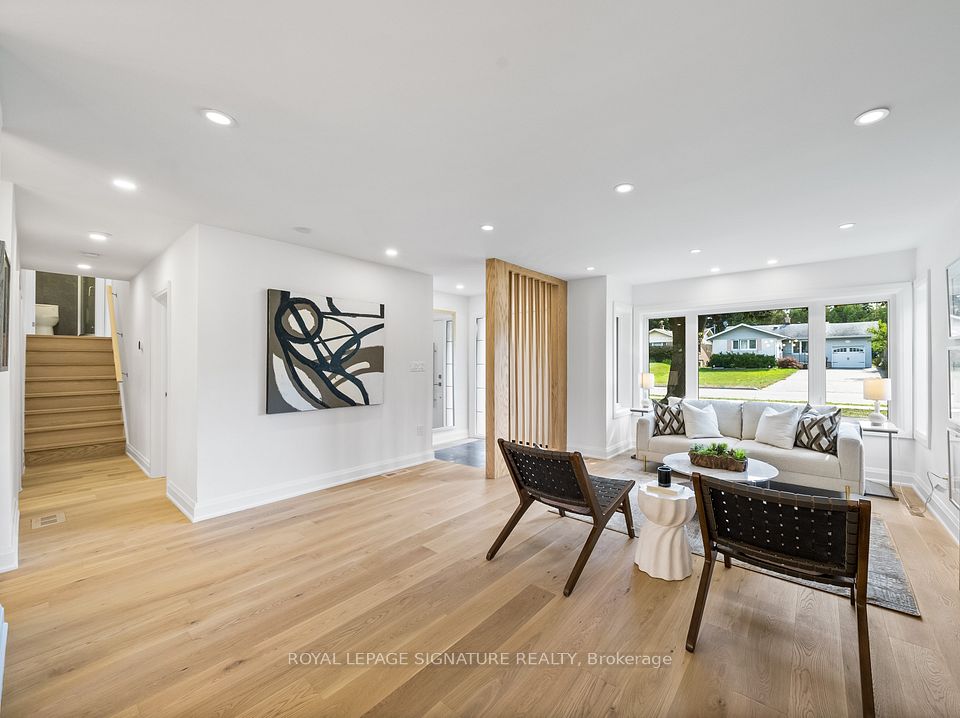 Detached at 247 Kathryn Crescent Main, Newmarket, ON L3Y 1L9, Newmarket