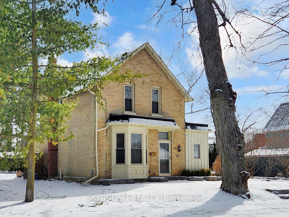 Detached at 19 Spruce Street, Aurora, ON L4G 1R7, Aurora