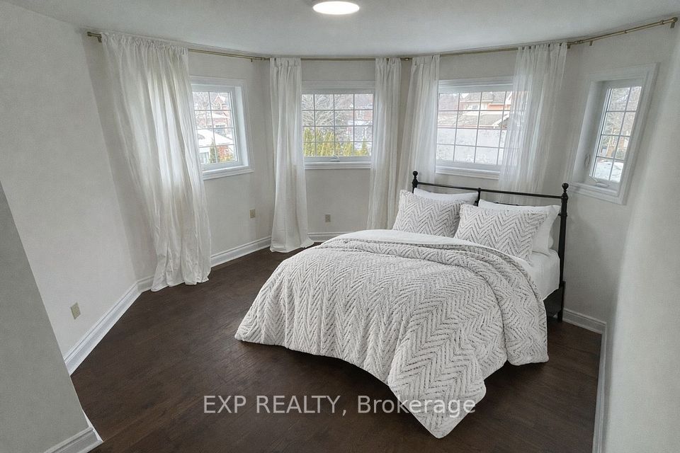 Detached at 94 Lensmith Drive Unit A, Aurora, ON L4G 6R9, Aurora