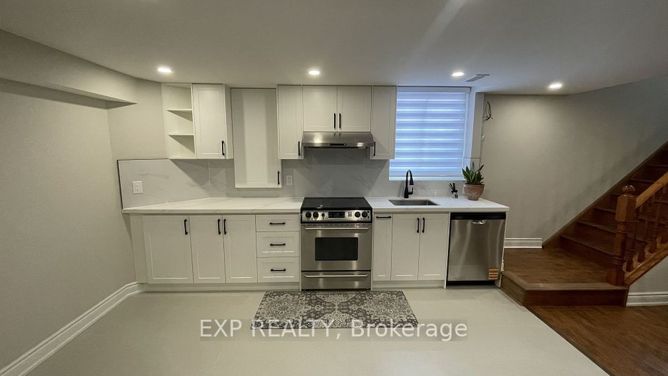 Detached at 94 Lensmith Drive Basement, Aurora, ON L4G 6R9, Aurora