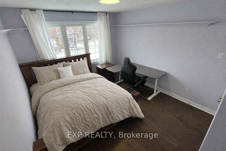 Detached at 94 Lensmith Drive Unit B, Aurora, ON L4G 6R9, Aurora