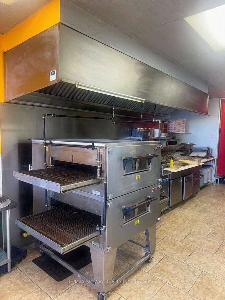 9461 Jane Street 101, Vaughan, ON L6A 4H8