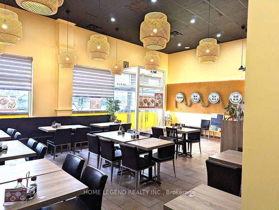 129 Pedersen Drive 4-5, Aurora, ON L4G 6V5