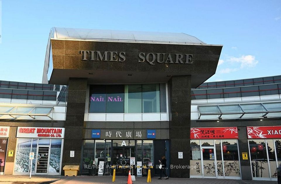 550 Highway 7 N/A E 323&325, Richmond Hill, ON L4B 3Z4