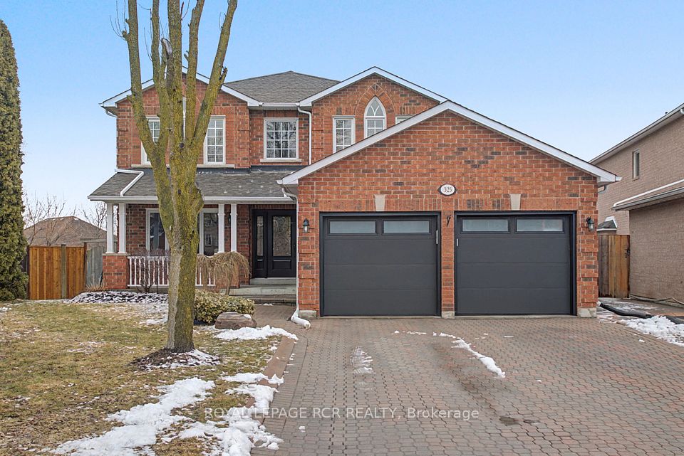 Detached at 325 Harry Beer Court, Newmarket, ON L3Y 8M2, Newmarket