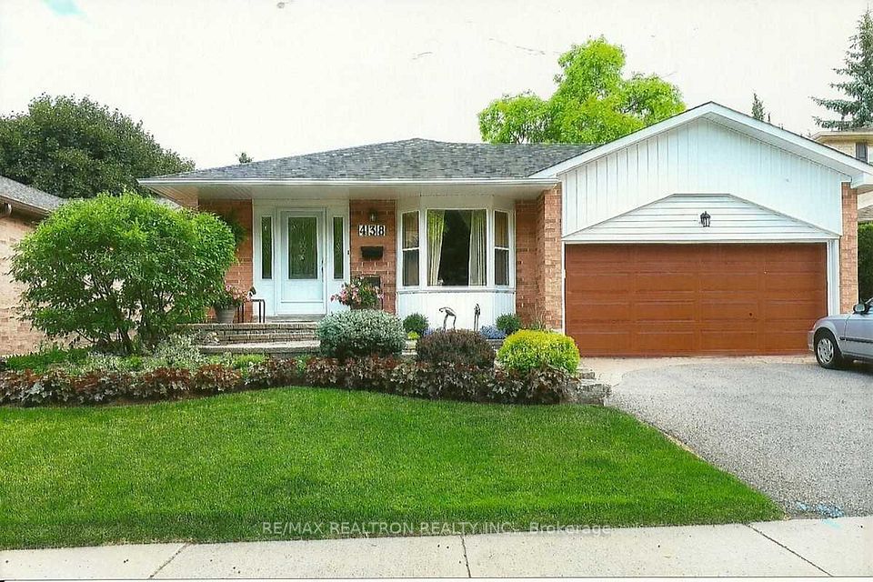 Detached at 438 Bristol Road Lower L, Newmarket, ON L3Y 6T3, Newmarket